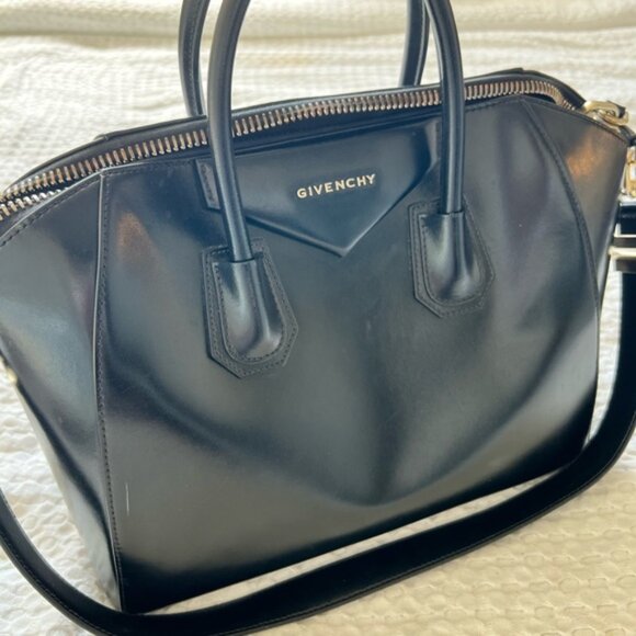 Givenchy Medium Antigona with strap - Picture 12 of 15